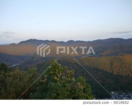 從山山的秋葉 8019682