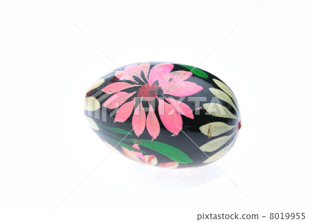 Easter egg isolated 8019955