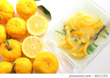 柚子的黃瓜和柑橘收穫 柚子的黃瓜和柑橘收穫 8021150