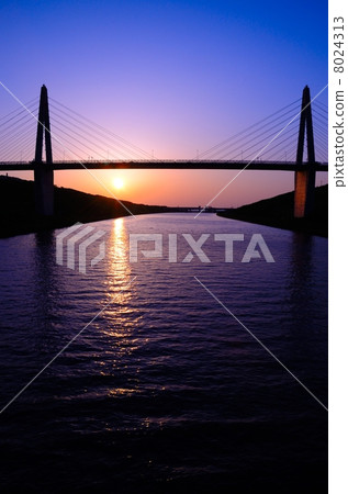 Oriental bridge at dusk [Vertical] 8024313