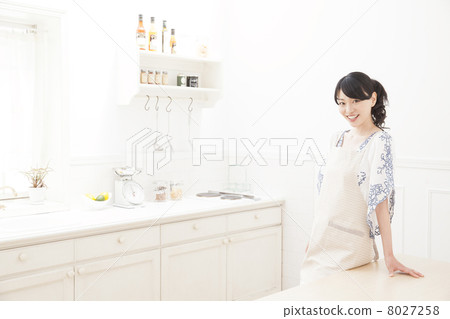 廚房裡的女人 廚房裡的女人 8027258