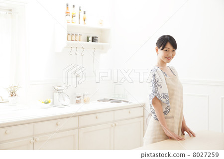 廚房裡的女人 8027259
