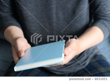 A man with a book 8031051