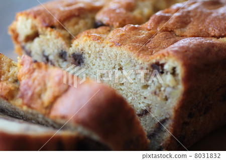 Homemade banana chocolate chip pound cake Homemade banana chocolate chip pound cake 8031832