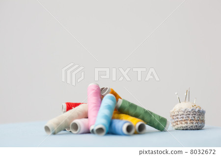 Winding thread and needle point 8032672