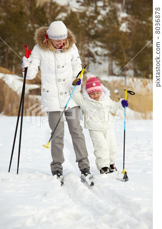 Skiing together 8036878