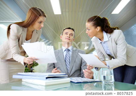 Boss and secretaries Boss and secretaries 8037825