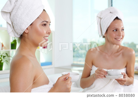 Friends in spa salon Friends in spa salon 8038080