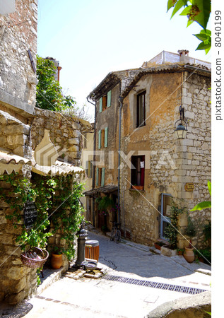 Tourrettes-sur-Loup Tourrettes-sur-Loup 8040199