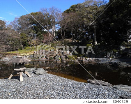 皇宮東花園Ninomaru花園的燈籠 皇宮東花園Ninomaru花園的燈籠 8040829