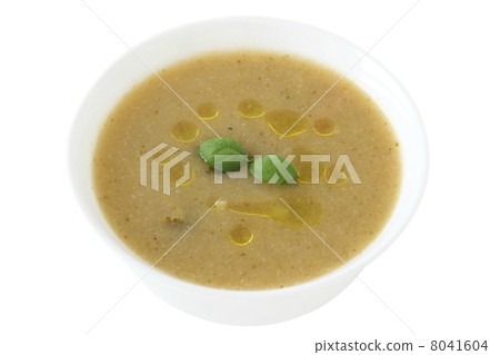 vegetable soup in the white bowl 8041604