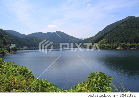 Sound water lake 8042381