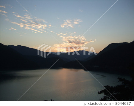 Dusk of Okutama Lake 8044687