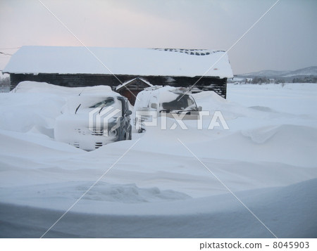 Snowdrift after a snowstorm Snowdrift after a snowstorm 8045903