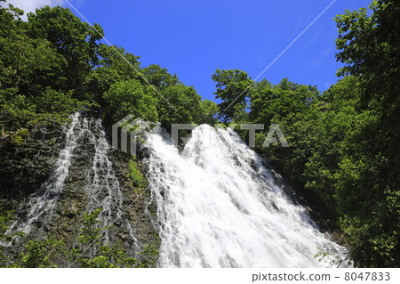 Oshinkoshin waterfall 8047833