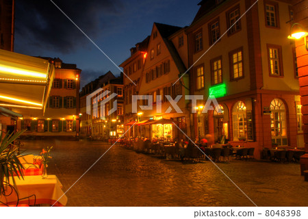 夜晚的小巷 8048398