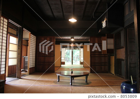 Living room of old private house 8053809