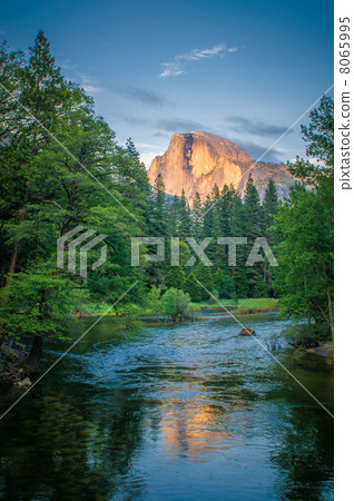 Yosemite National Park, California, USA 8065995