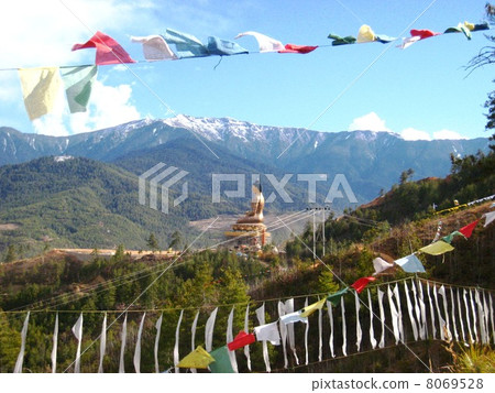 Big Buddha statue in Bhutan 8069528
