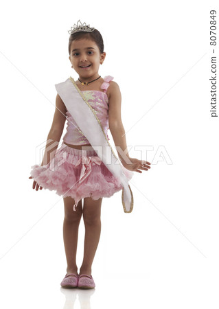 Portrait of a little beauty queen Portrait of a little beauty queen 8070849