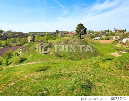 Ancient fortress ruins Ancient fortress ruins 8072741