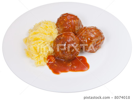 meatballs under meat sauce and mashed potatoes 8074018