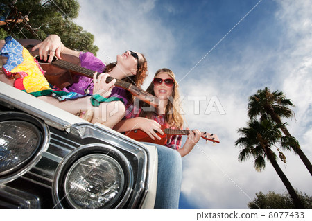 Female Musicians 8077433