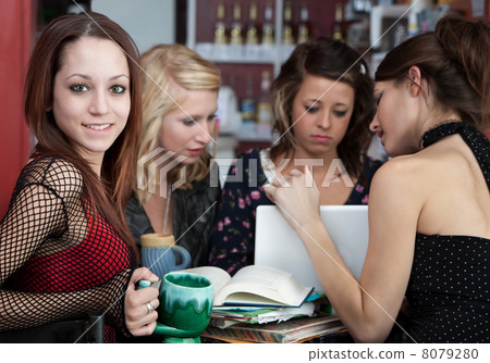Homework Cafe 8079280