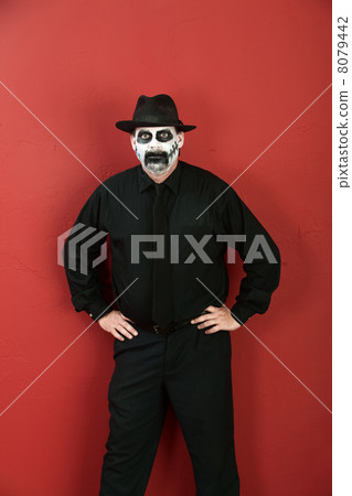 Hands on Hips 8079442