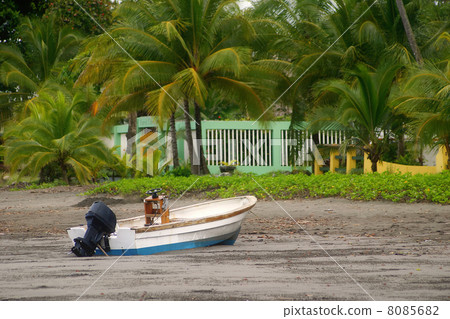 Fishing Boat on the Beach Fishing Boat on the Beach 8085682