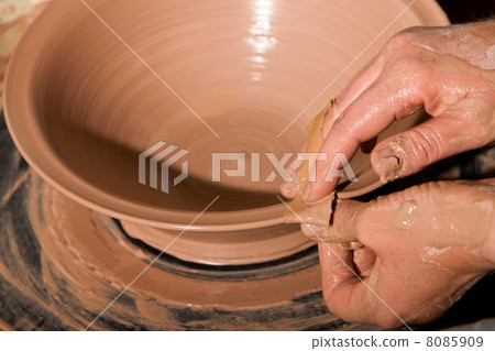 Potter Shaping Clay Potter Shaping Clay 8085909