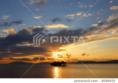 在Shinji湖的日落 在Shinji湖的日落 8086650