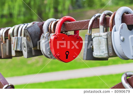 Red heart-shaped padlock Red heart-shaped padlock 8090679