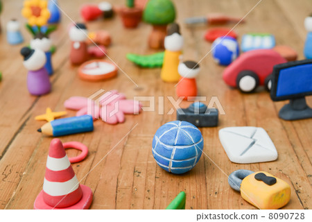 Scattered clay work 8090728