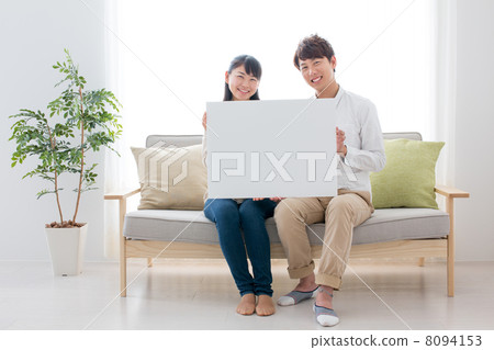 Newlywed lifestyle image 8094153