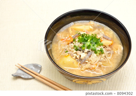 Miso soup with pork and vegetables  8094302