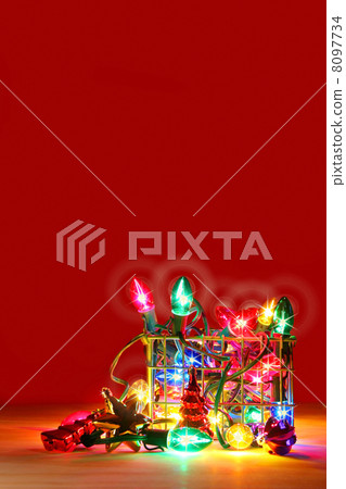 Basket filled with lights 8097734