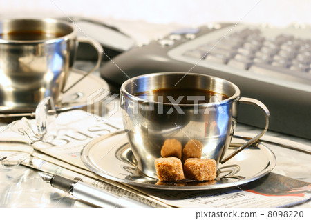 Cups of coffee ready for break 8098220