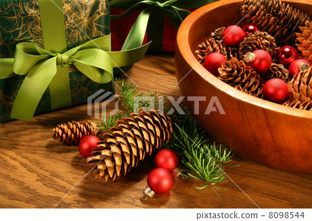 Pine cones,christmas balls and gifts Pine cones,christmas balls and gifts 8098544