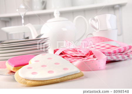 Pink heart-shape cookies for V Pink heart-shape cookies for V 8098548