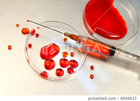 Syringe with blood 8098615