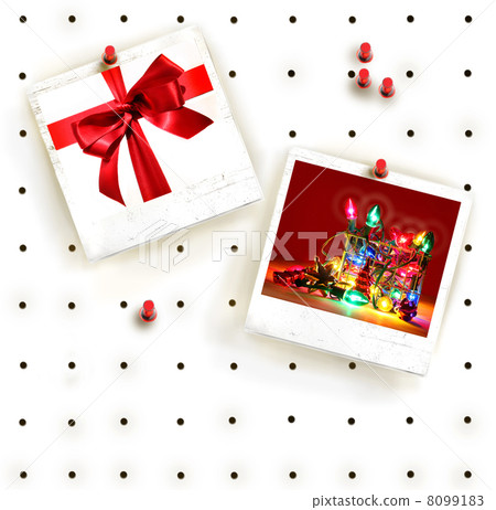 White peg board with photo frames White peg board with photo frames 8099183