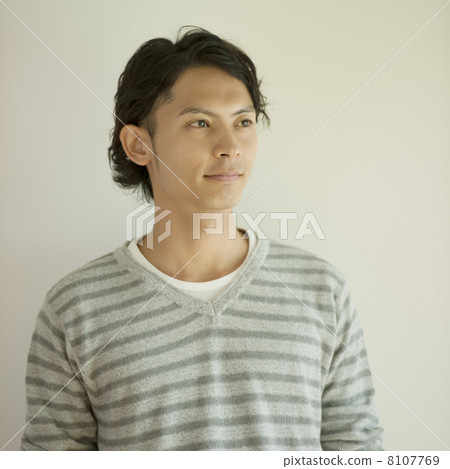 二十多歲的男性肖像 二十多歲的男性肖像 8107769