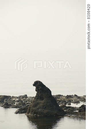 奇怪的岩石和哥斯拉的岩石[垂直] 8108420