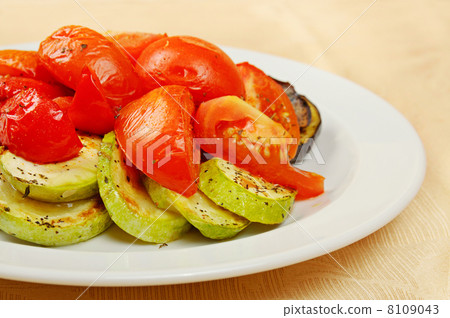 Grilled eggplant and tomatoes Grilled eggplant and tomatoes 8109043