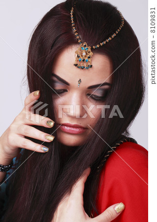 Young brunette girl posing Young brunette girl posing 8109831