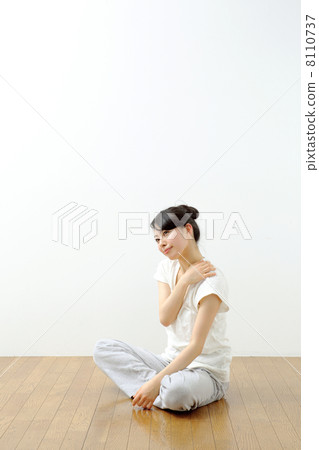 脖子僵硬 8110737