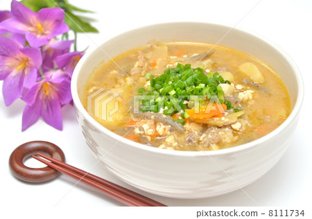 Miso soup with pork and vegetables Miso soup with pork and vegetables 8111734