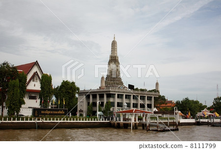 View from Thai Chao Phraya River Wat Arun Akatsuki Temple 8111799
