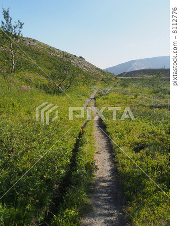 path in the mountains 8112776